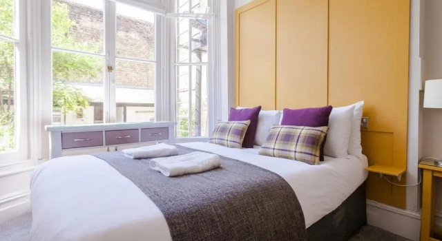 Camera Regency House