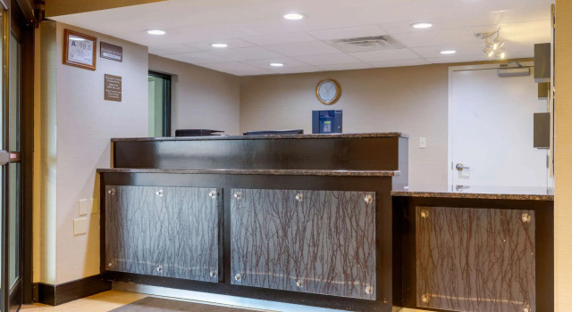 Comfort Inn North of Asheville, Забронировать Отель Отели Марс-Хилл 4 звезды, 4*