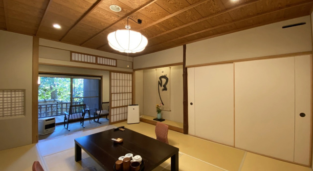 Номер Standard с красивым видом из окна Kaiseki Ryokan Ashikari