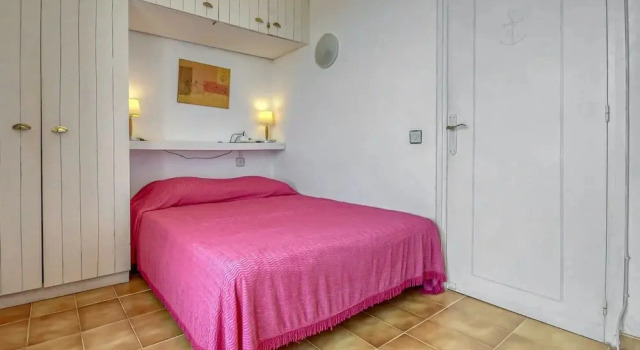 House in Rosas With Waterfront & Beach Nearby, Забронировать Апартаменты/квартира Росас Cap de Creus Nature Reserve