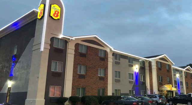 Super 8 by Wyndham Bedford DFW Airport West