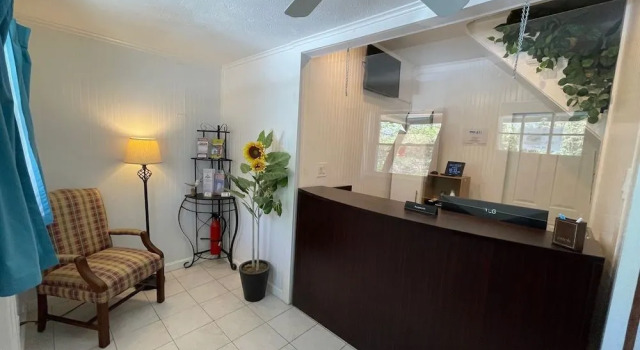 Beach Motel & Suites, Varaa Motelli Hotellit New England uima-altaalla, Uima-allas