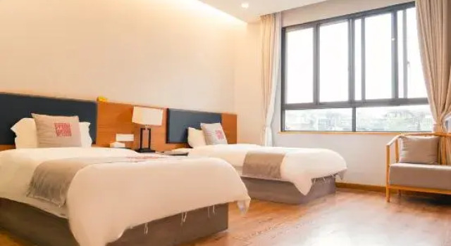Люкс Dust and Hustle Weiyuan Designer Zen Homestay (Chongzhou Jiezi Ancient Town Branch)
