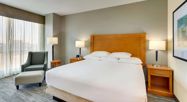 Номер Deluxe Drury Inn & Suites Orlando near Universal Orlando Resort
