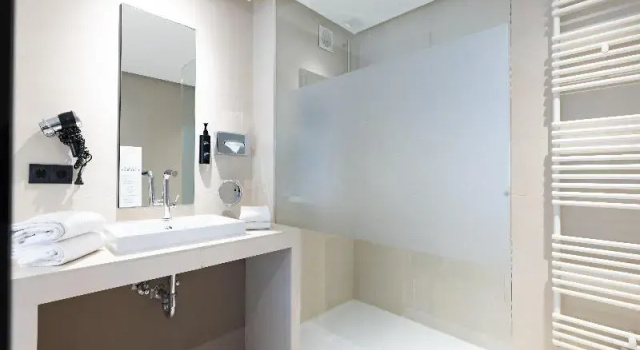Трёхместный номер Premium Garner Hotel Friedrichshafen by IHG