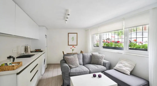 VNG Property - Bebek 18, Varaa Hotelli Hotellit Marmara-alue pysäköinnillä, Pysäköinti