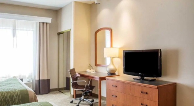 Люкс Comfort Inn & Suites West Chester - North Cincinnati