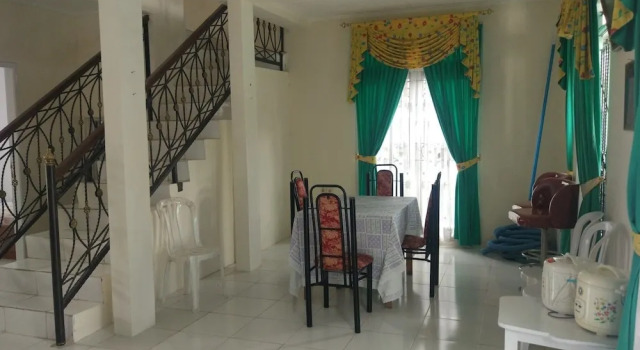 Villa Villa Abdi Cipanas with Swimming Pool