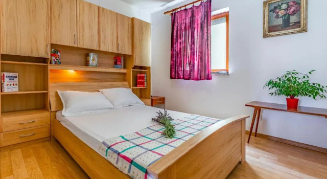 Апартаменты c 1 комнатой с балконом и с красивым видом из окна Apartment Lorencin Milka