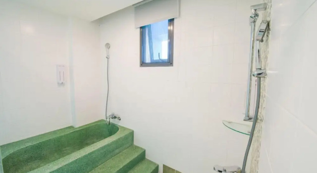 Четырёхместный номер Standard Sapphire Inn