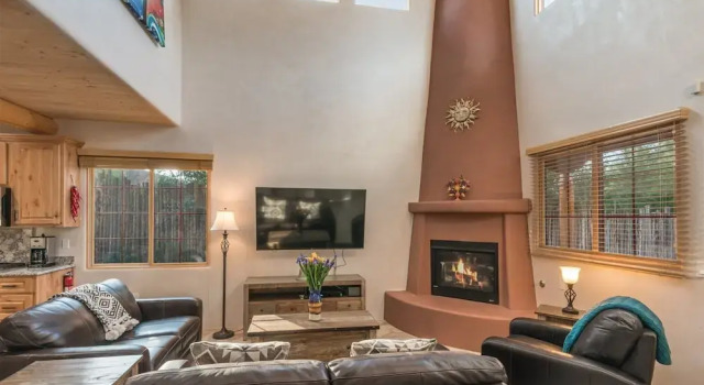 Linda - Stunning Contemporary Home, Walk to The Plaza, Varaa Lomakoti Santa Fe New Mexico
