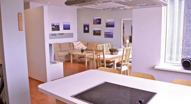 Eyjasol Apartments, Забронировать Апартаменты/квартира Отели Хёвюдборгарсвайдид с парковкой, Парковка