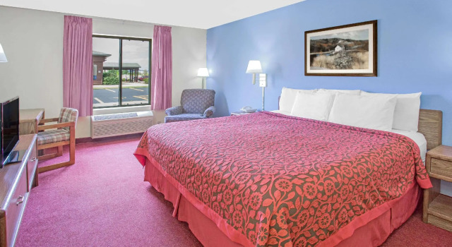 Двухместный номер Standard Days Inn by Wyndham Madison NE/Windsor