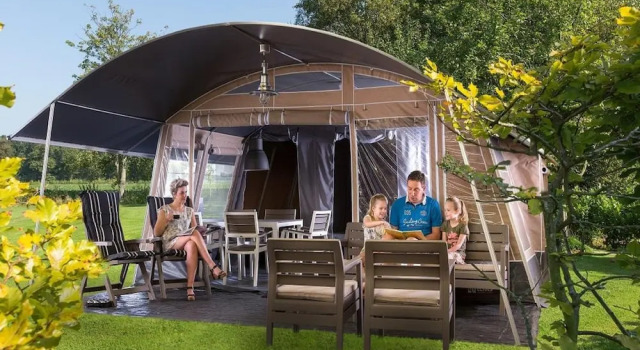 Тент Domaine des Messires-Lodge de Luxe