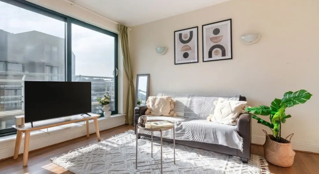 Апартаменты Charming 1BR Near Tower Bridge Walks