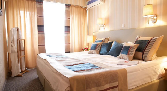 Двухместный номер Standard с балконом Club Hotel  Dostuk