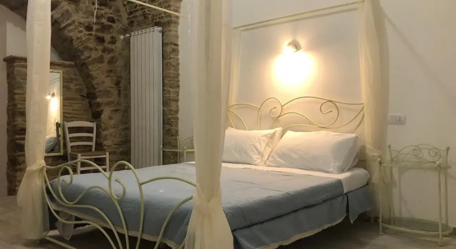 B&B Belvedere Castelluccio Valmaggiore, Rezerwuj Bed and Breakfast Castelluccio Valmaggiore Apulia