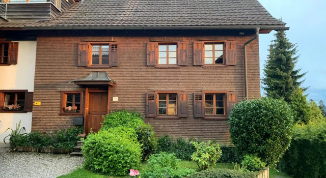 Bauernhaus am Pfänderhang mit Seeblick, Book Hotel Hotels in Vorarlberg with Parking, Parking