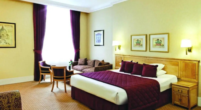 Четырёхместный номер Standard Grange Buckingham Hotel