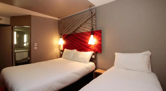 Трёхместный номер Standard ibis Cahors