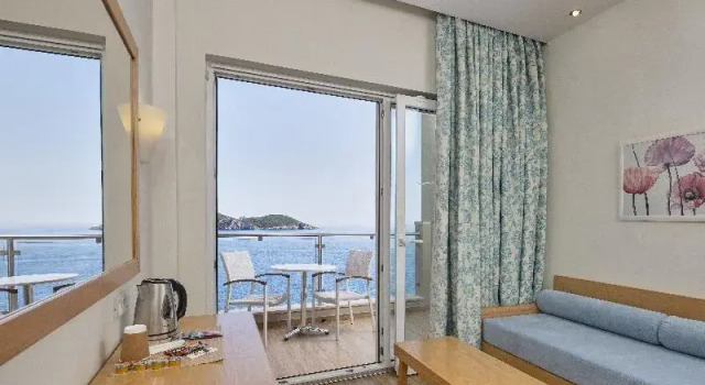 Двухместный номер Superior с балконом Akrotiri Beach Resort & Spa