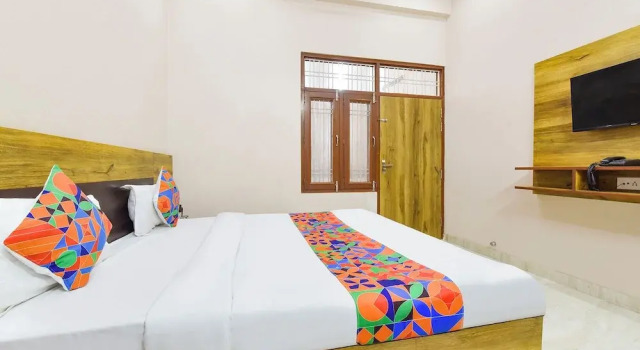 Номер Premium FabHotel Shivansh