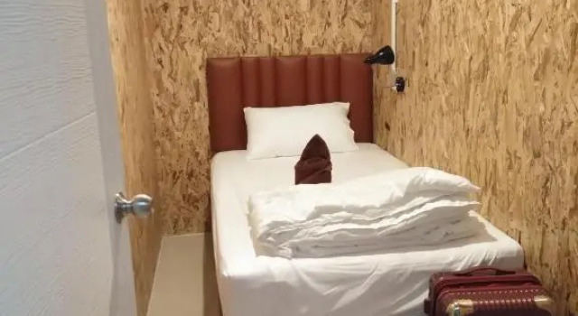 Одноместный номер Economy OYO 526 Baan Wararin Hostel