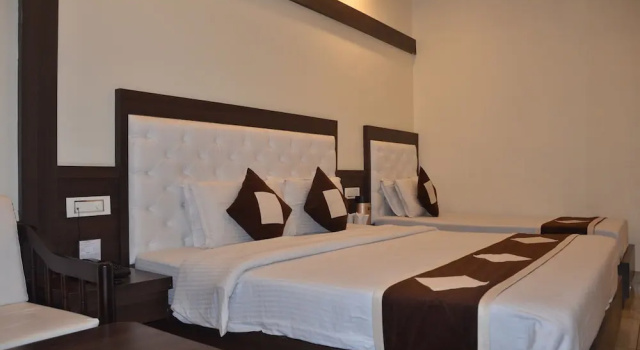 Трёхместный номер Superior Hotel Krishna