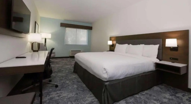 Номер Standard La Quinta Inn & Suites by Wyndham Santa Cruz