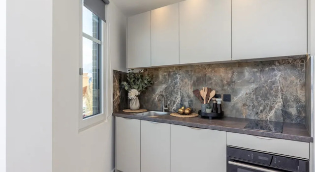 Студия Superior Diff-Rent Living