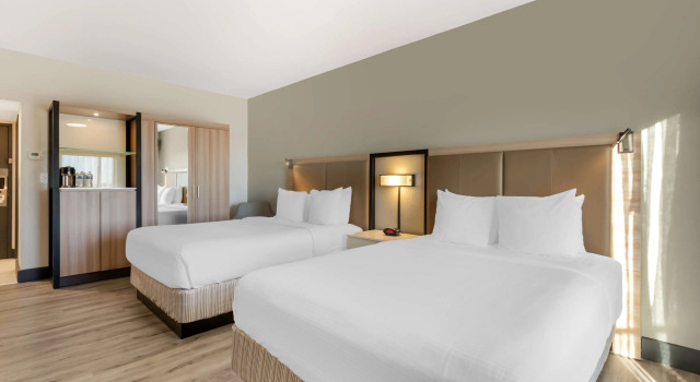 Четырёхместный номер Standard Best Western Plus Atlanta Airport East