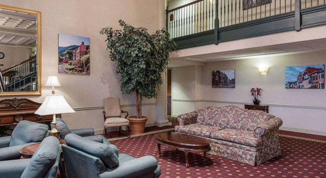 Clarion Hotel & Conference Center, Book Hotel SPA-hoteller i Shepherdstown, SPA