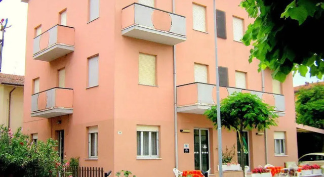 Hotel Ivette, Забронировать Отель Торре Педрера Римини