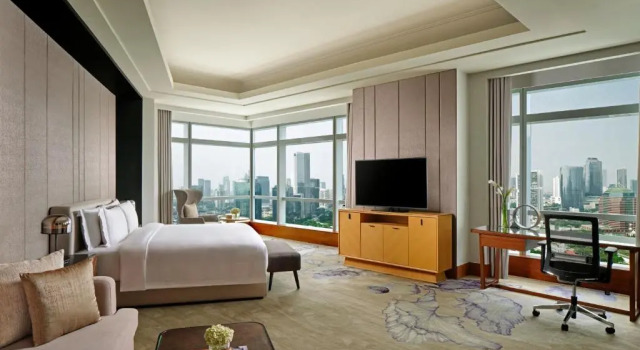Номер Standard The Ritz-Carlton Jakarta, Pacific Place