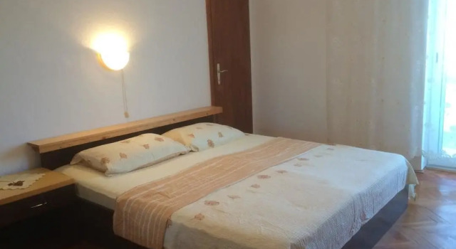 Guesthouse Keko, Buchen Sie Hotel Hotels in Rab mit Pool, Schwimmbad
