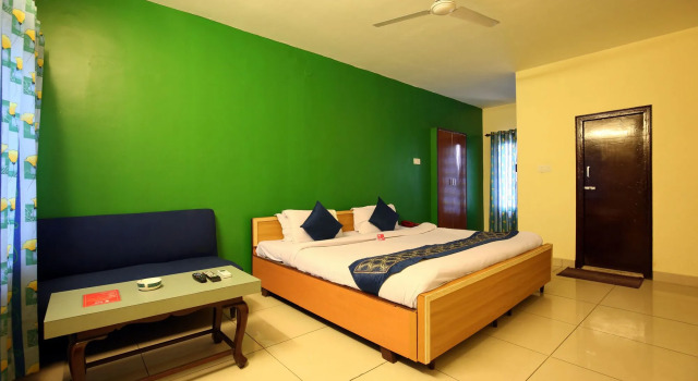 OYO 4256 Hotel Rajmahal