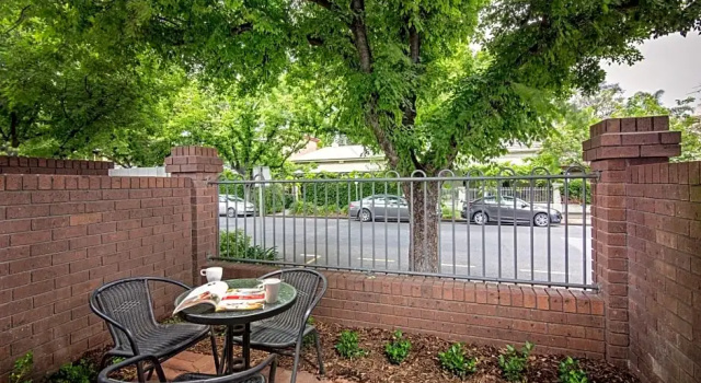 Шестиместный номер Deluxe Adelaide Inn