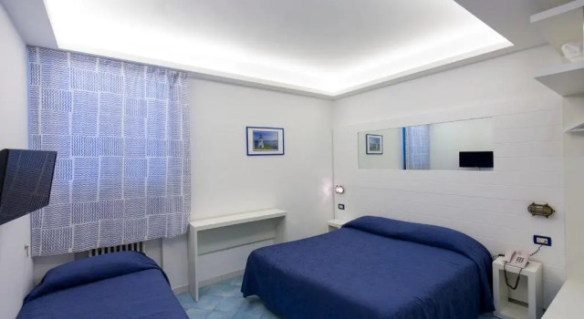 Семейный номер Standard с видом на море Hotel Il Faro