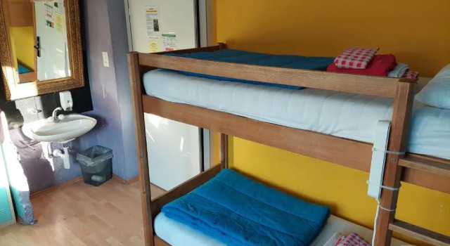 Кровать в общем номере Oldtown Hostel Otter