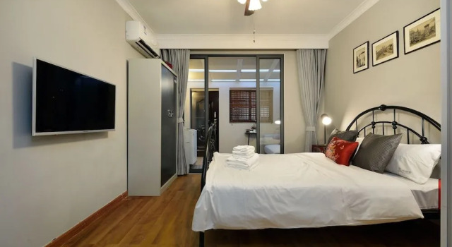 Newly Renovated 1BDR Apt Old Shanghai