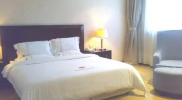 Ying Feng Hotel, Book Hotel Dalingshan 