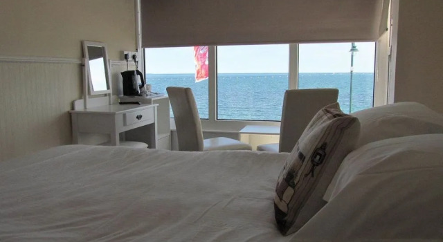 Shoreline Lodgings
