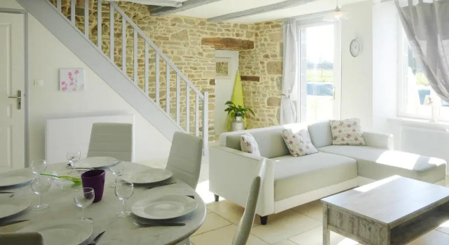 Holiday home on a Norman property,  semi-detached, Bacilly, Забронировать Отель  