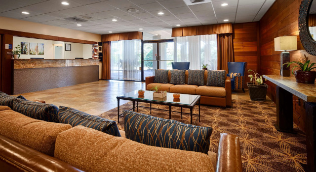 Best Western Crossroads Inn, Забронировать Отель Отели Панхэндл Флориды с парковкой, Парковка