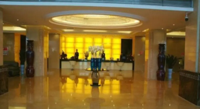 Aksu Pudong Holiday Hotel, Rezerwuj Hotel Hotele 3-gwiazdkowe w Xinjiang, 3*