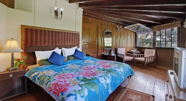 Chevron Rosemount, Prenota Hotel Pangot Uttarakhand