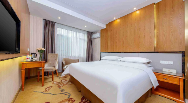 Люкс Vienna Hotel Shenzhen Bantian Gangtou
