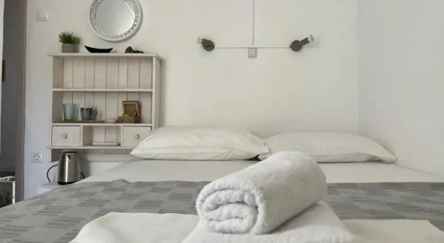Cristi Rooms, Prenota Hotel Hotel a Serifo con parcheggio, Parcheggio