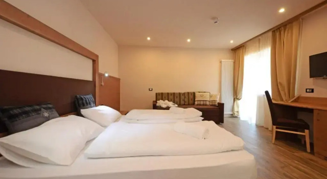 Трёхместный номер Standard Park Hotel Avisio