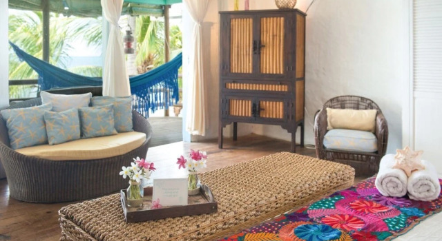 Isla Providencia, Oceanfront, Last Authentic Caribbean Treasure, Entire Home, Featured in Financial Times, Conde Nast, Architectural Digest, Vogue, Prenota Hotel Hotel a Isola di Providencia con piscina, Piscina